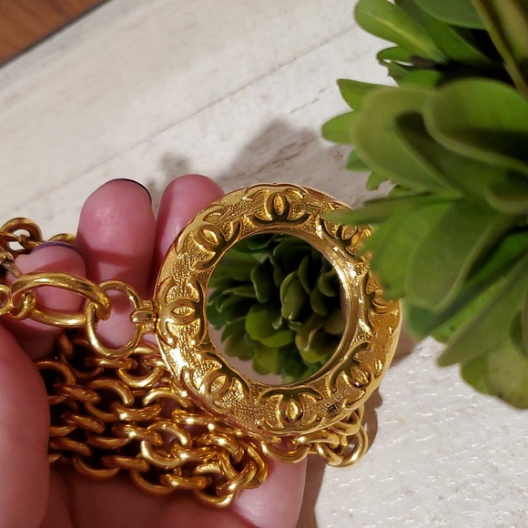 CHANEL Necklace - Picture 5 of 8